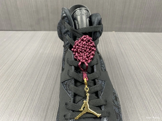 Kicktheory (W) DB9818-001 Triple Jordan 6 Black SD Retro 0810